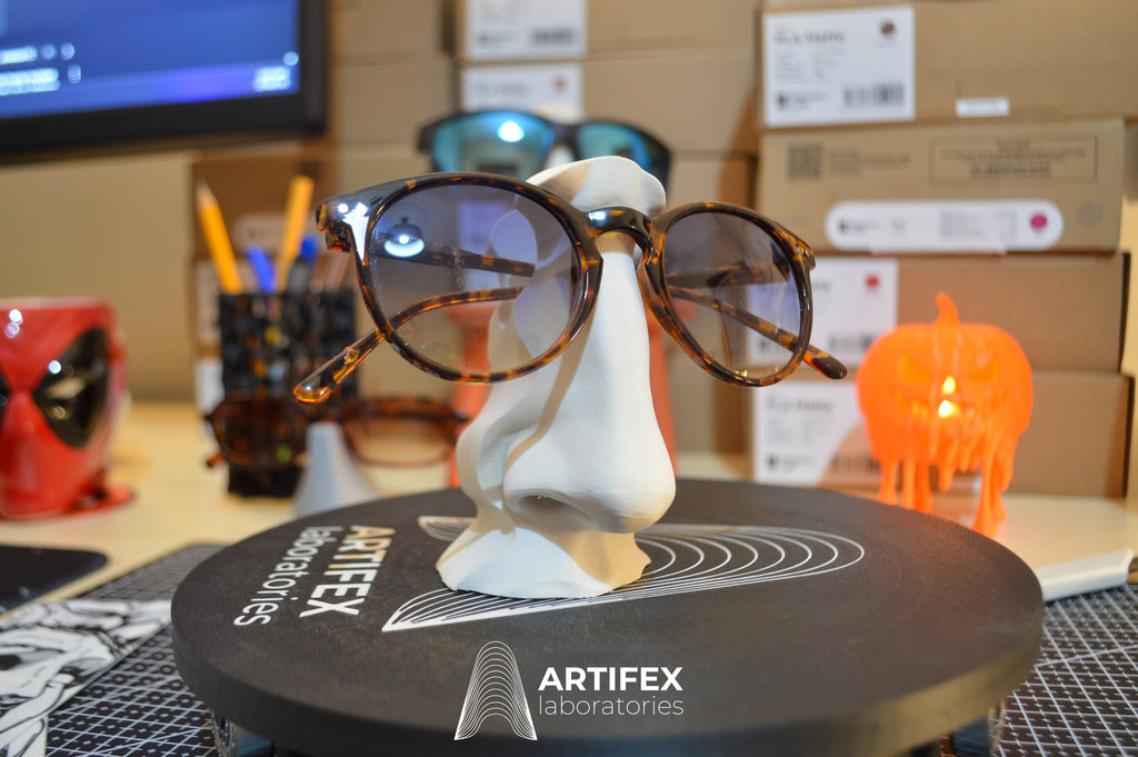 "THE DAVID" Glasses holder